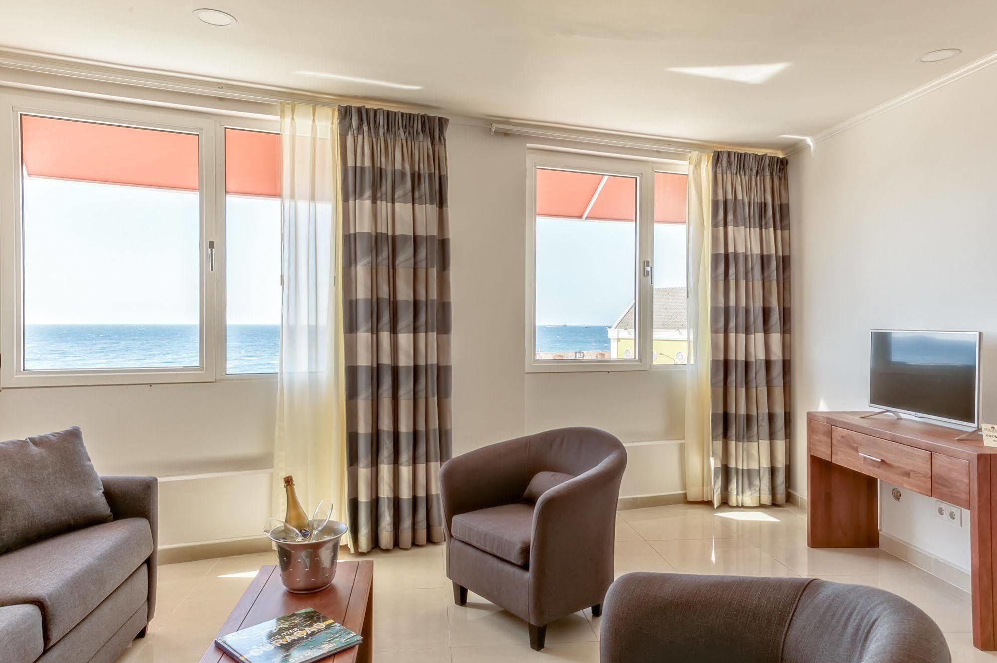 City Suites & Beach Hotel Willemstad Exterior photo