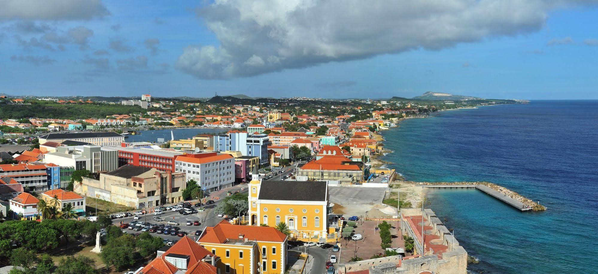 City Suites & Beach Hotel Willemstad Exterior photo